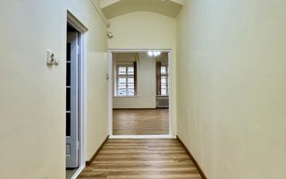 Birou renovat situat in Piata Unirii - Tribunal - Poză 2