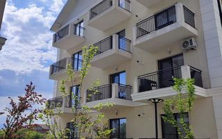 Studio 41 mp bucatarie inchisa balcon si parcare privata in Selimbar - Poză 8