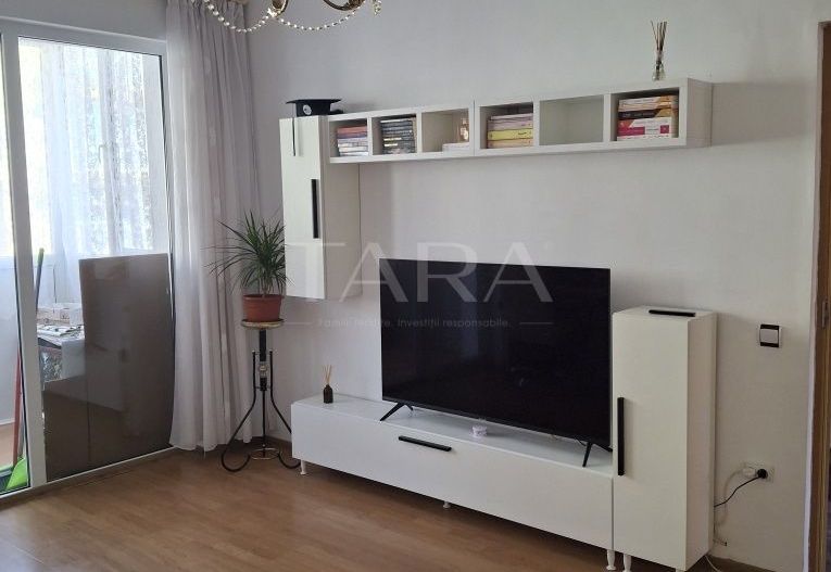 Apartament 2 camere decomandat, etaj 1, renovat parțial. - Poză 2