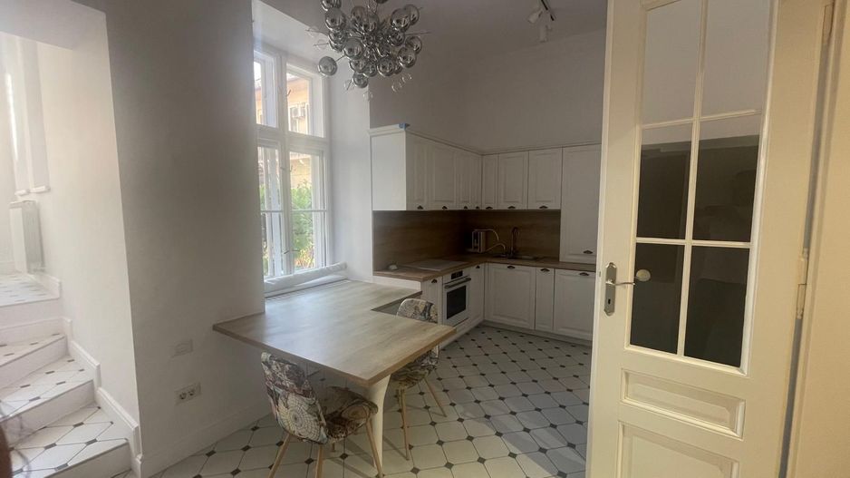 Apartament de lux în inima Oradiei – locație premium lângă Gojdu - Poză 7