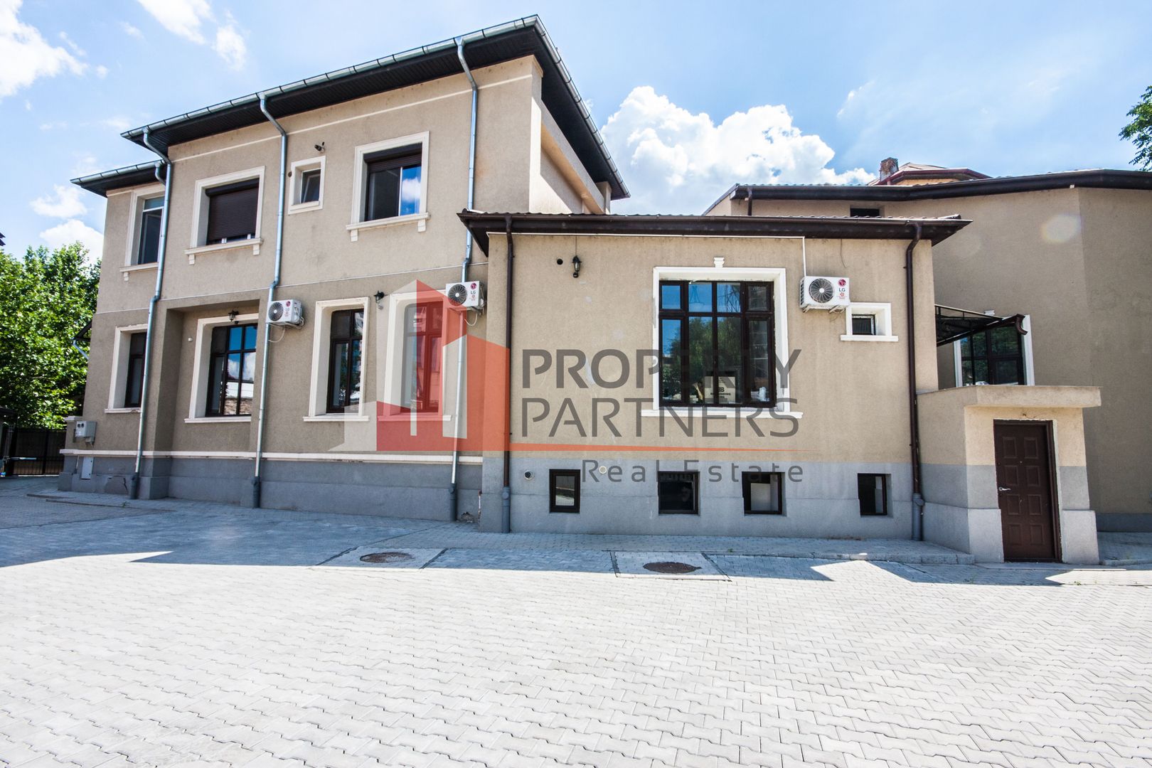 2 apartamente unite in casa in zona centrala, Unirii - Marasesti - Poză 1