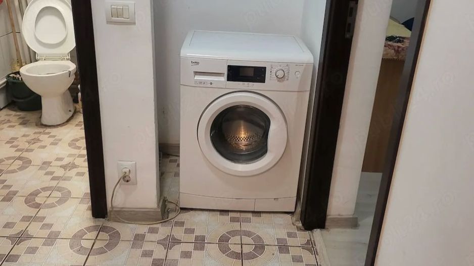 GARSONIERA GIURGIULUI,BUCATARIE ICNHISA, MOBILATA/UTILATA, CURATA - Poză 2