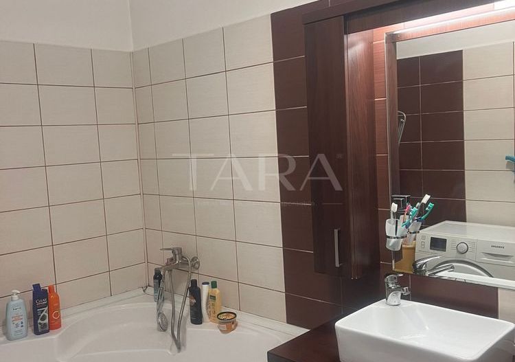Oferim de vanzare apartament  camere Floresti - Poză 5