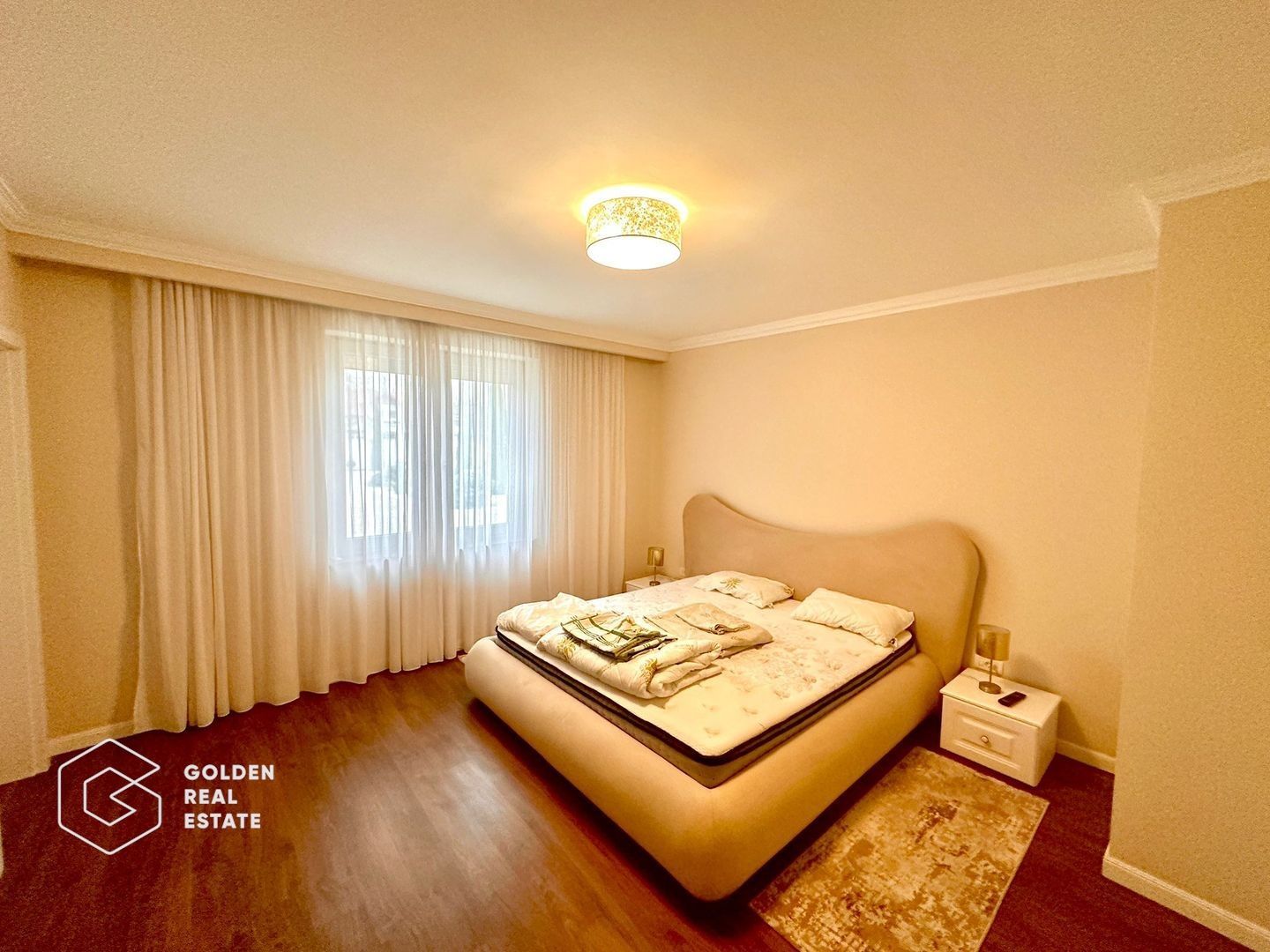 Apartament premium, zona Subcetate, 3 camere, 2 bai, loc parcare, sala, piscina - Poză 5