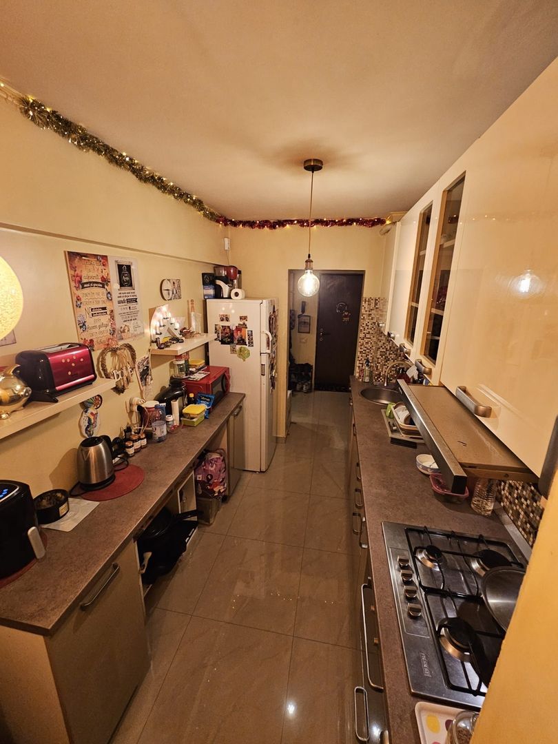 Vând 🏢 Apartament 3 camere | Câmpia Libertății | Aproape de Piața Muncii - Poză 7