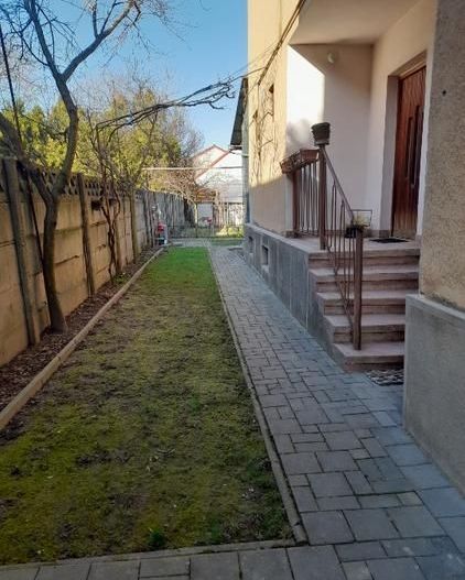 BRASADAS vinde casa cu etaj, 4 camere, central, acces cu masina. - Poză 2