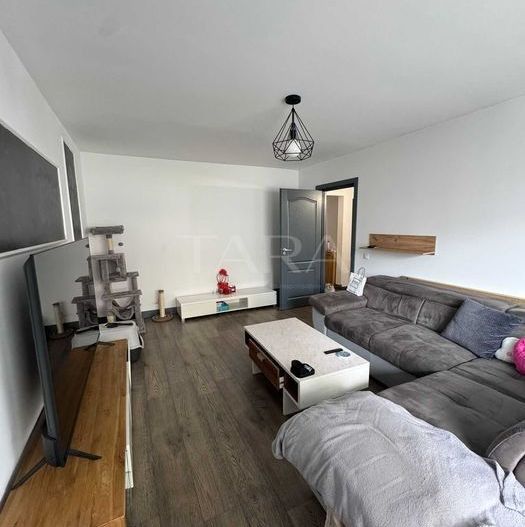 Apartament cu 4 camere de vânzare, cartier Mărăști. - Poză 1