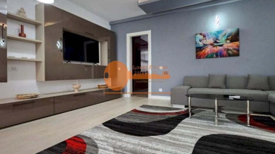 3 camere FLoreasca ( loc parcare ) - Poză 1