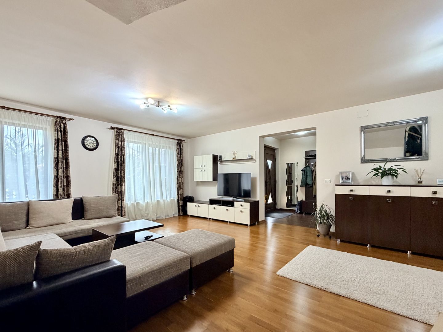 Cămin spațios, luminos și perfect echilibrat,  la 10 minute de centru - Poză 5