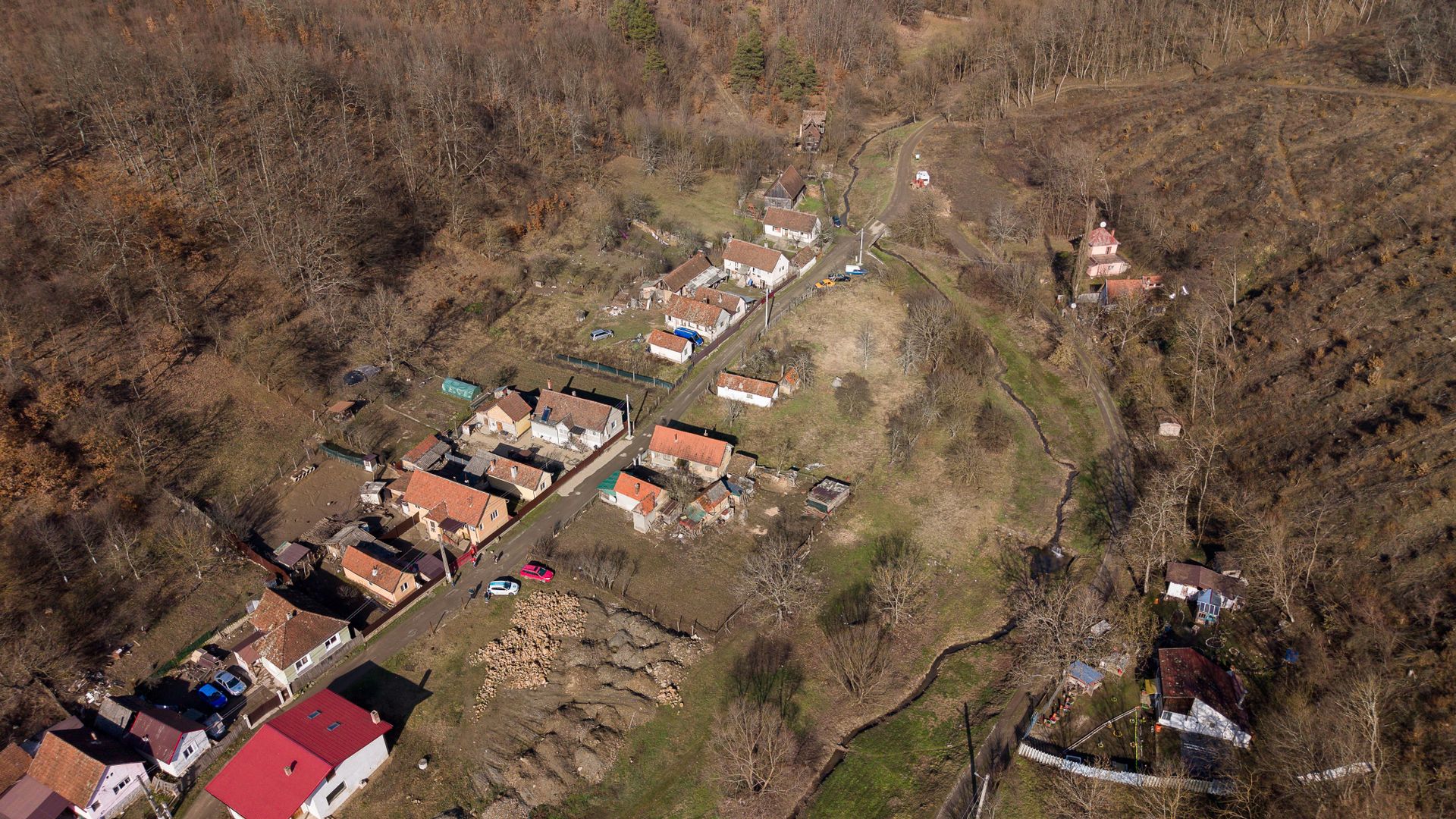 Casă cu teren de 284mp in Șoimoș - Poză 13