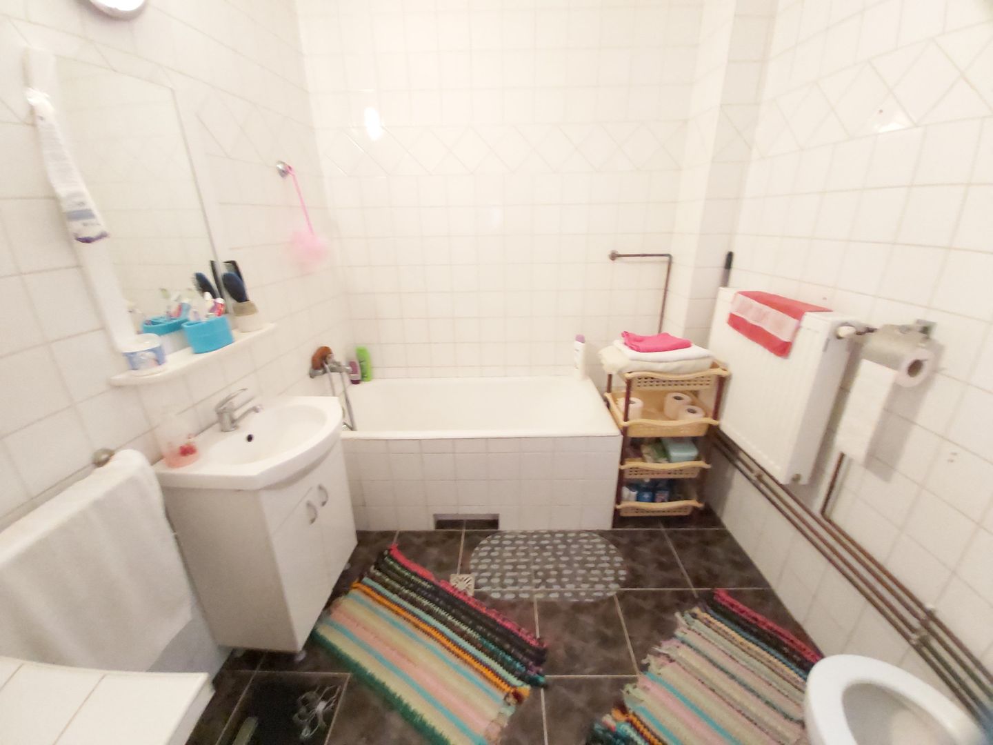 Casa de vanzare cu teren generos - Poză 9