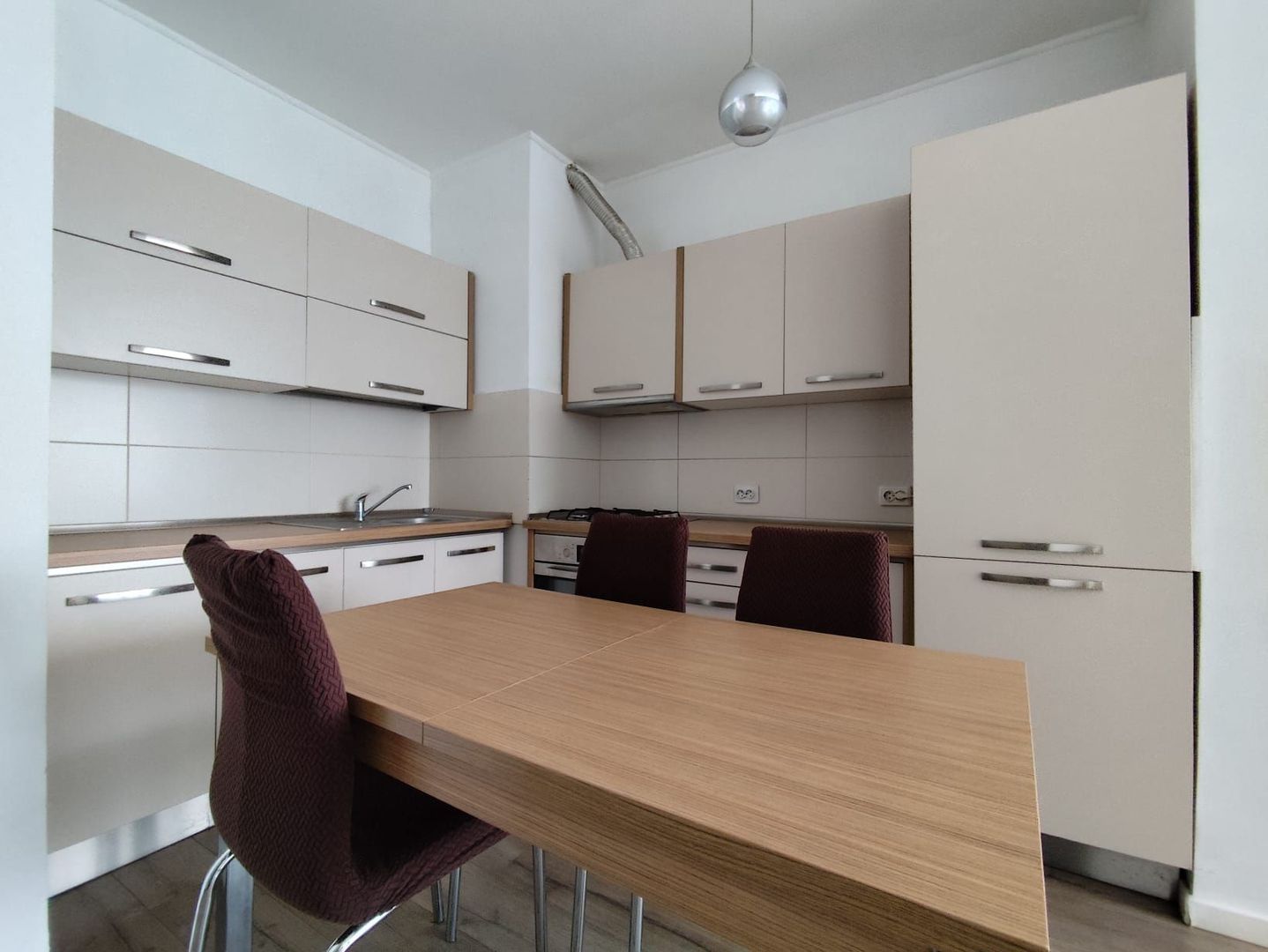 Apartament 3 camere in Cartierul Luceafarul, Oradea - inchiriere - Poză 2