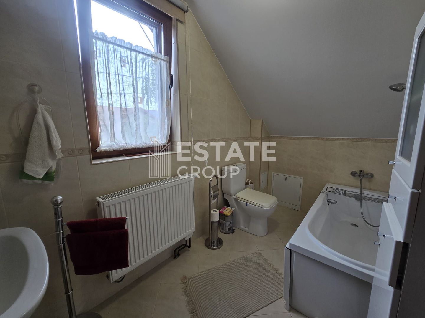 Casă individuală cu 4 camere in Dumbrăvița - Poză 11
