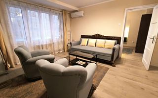 Piata Romana - Magheru - KFC - Poză 1