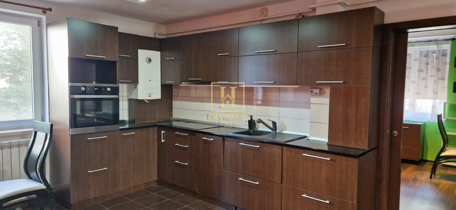 Apartament 3 camere mobilat+garaj Cartier Tei Piatra Neamt 120000 euro - Poză 2