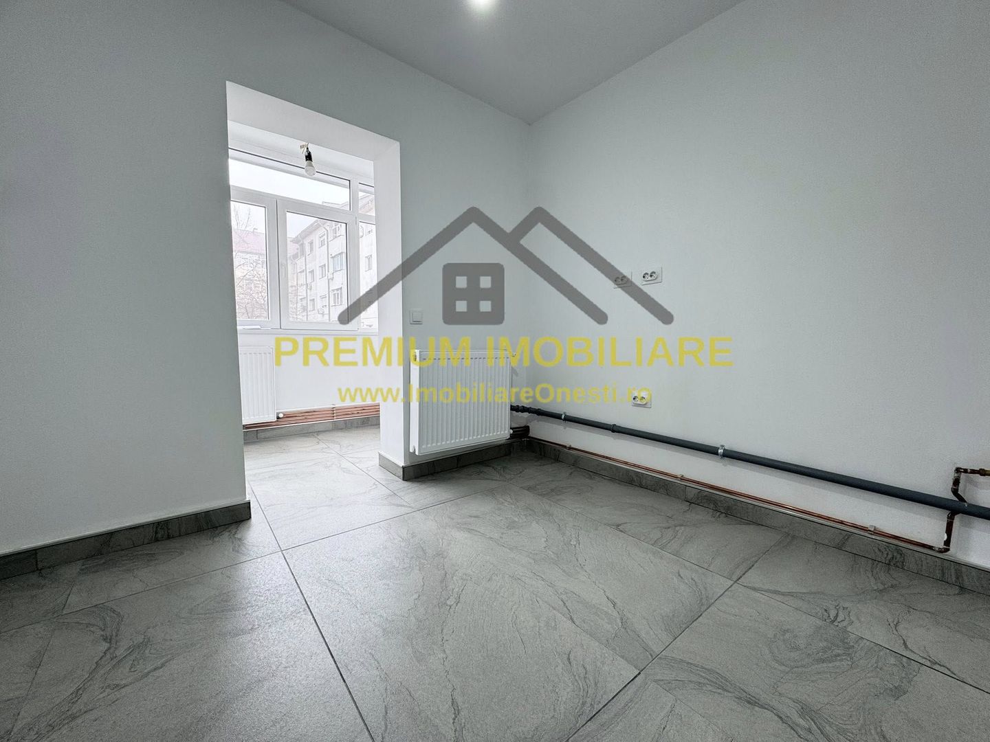 Apartament 2 Camere - Etaj 1 - Zona Mal - Renovat - Poză 5