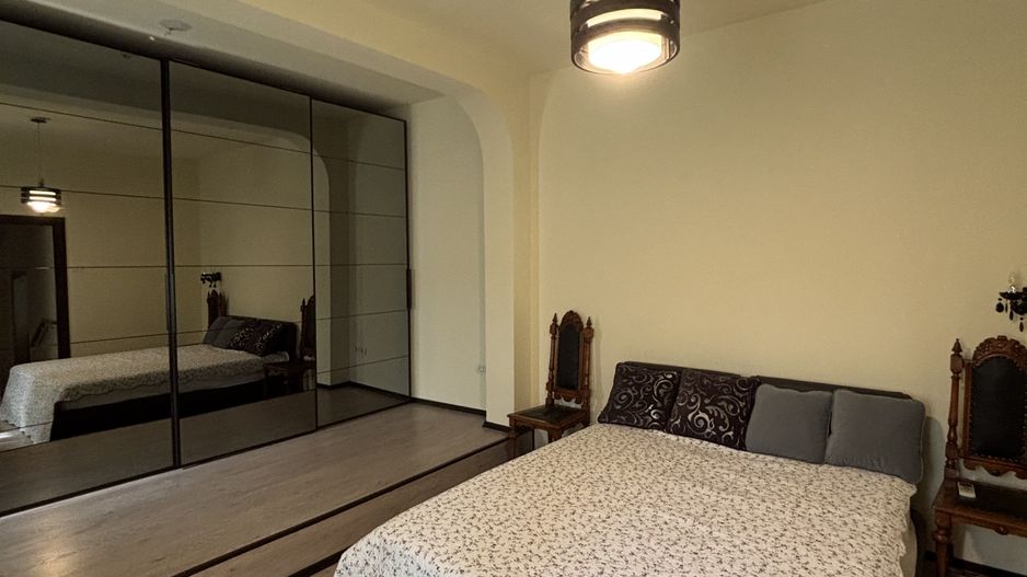 Apartament privat la casa la 5 minute de Piața Victoriei - Poză 12
