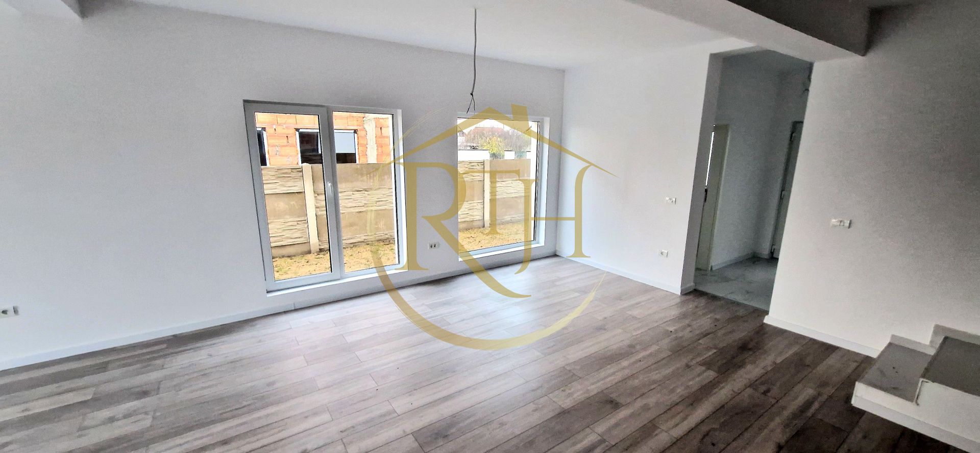 Duplex de vanzare cu 4 camere,2 bai,250 mp teren-Mosnita Veche zona Centrala. - Poză 5