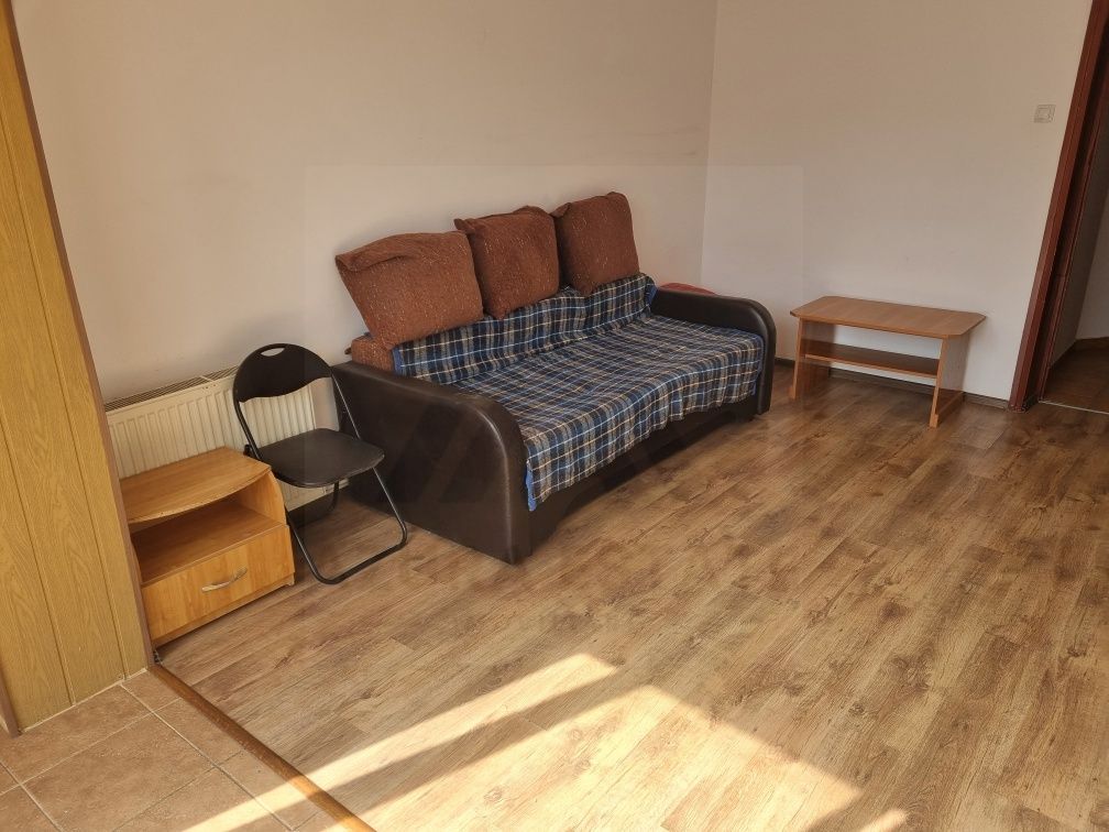 Apartament 2 camere 54 mp utili bucatarie inchisa etaj 3 zona Terezian - Poză 1