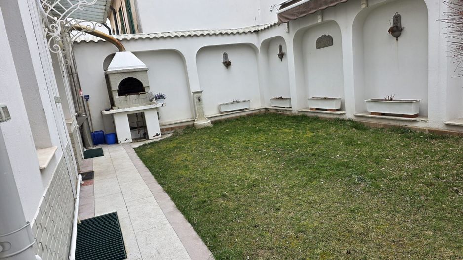 Vila de inchiriat - Poză 31