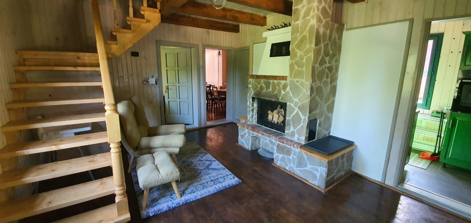 Cabană de vânzare-complet utilată, ideală pentru regim hotelier. - Poză 3