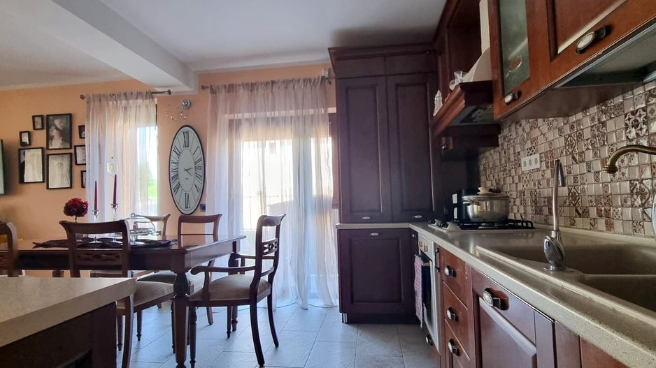 Vila la cheie cu grădină- sector 5 - Poză 6