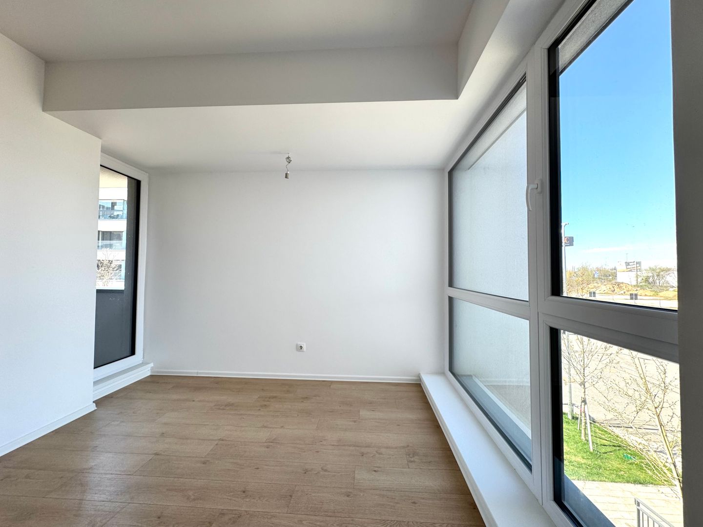 3 camere nou Finisat la cheie - 79 mp SU - Sector 1 - Poză 1