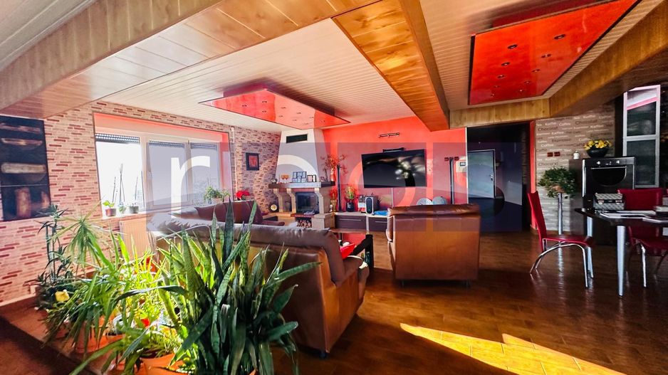 VILA DE VANZARE PE LAC | CREVEDIA | 7 CAMERE - Poză 9