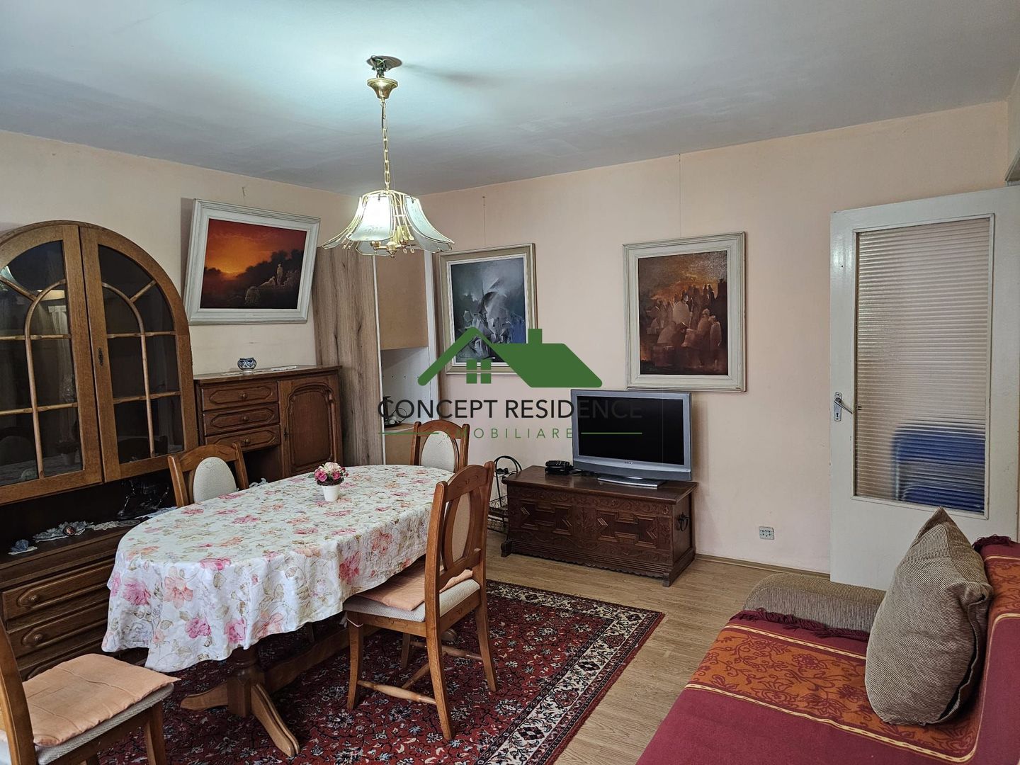 Apartament 4 camere, etaj 1, garaj – Str. Victoriei zona sc. nr. 4 - Poză 2