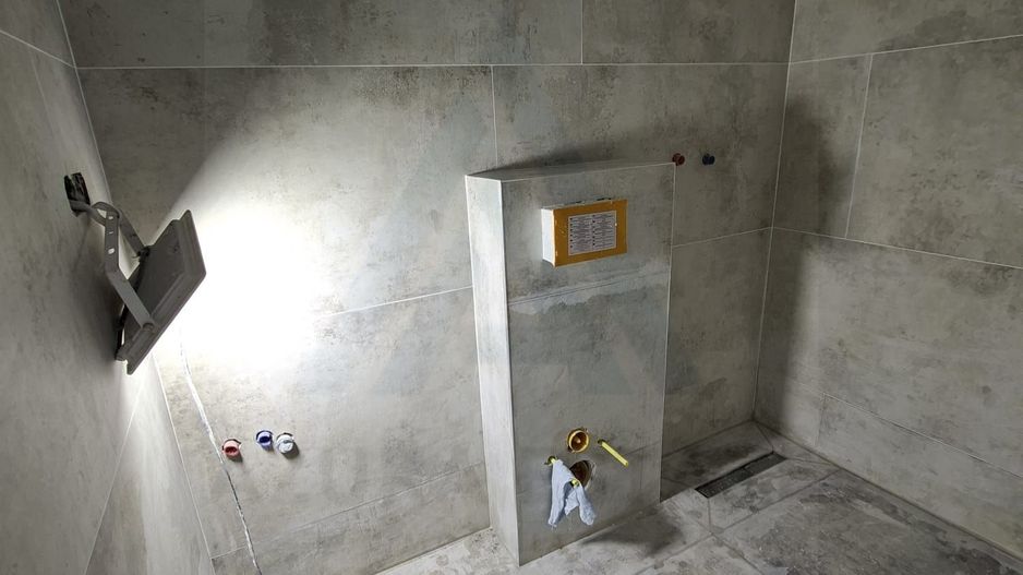 Apartament modern 3 camere 2 bai  terasa acoperita etaj 1 in Cristian - Poză 4