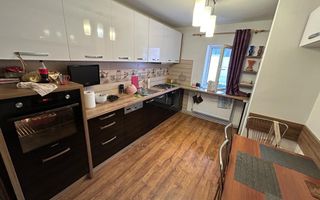 Ap 4 camere decomandat 2 bai 79mp Nicolina-Frumoasa 145,000 € - Poză 1