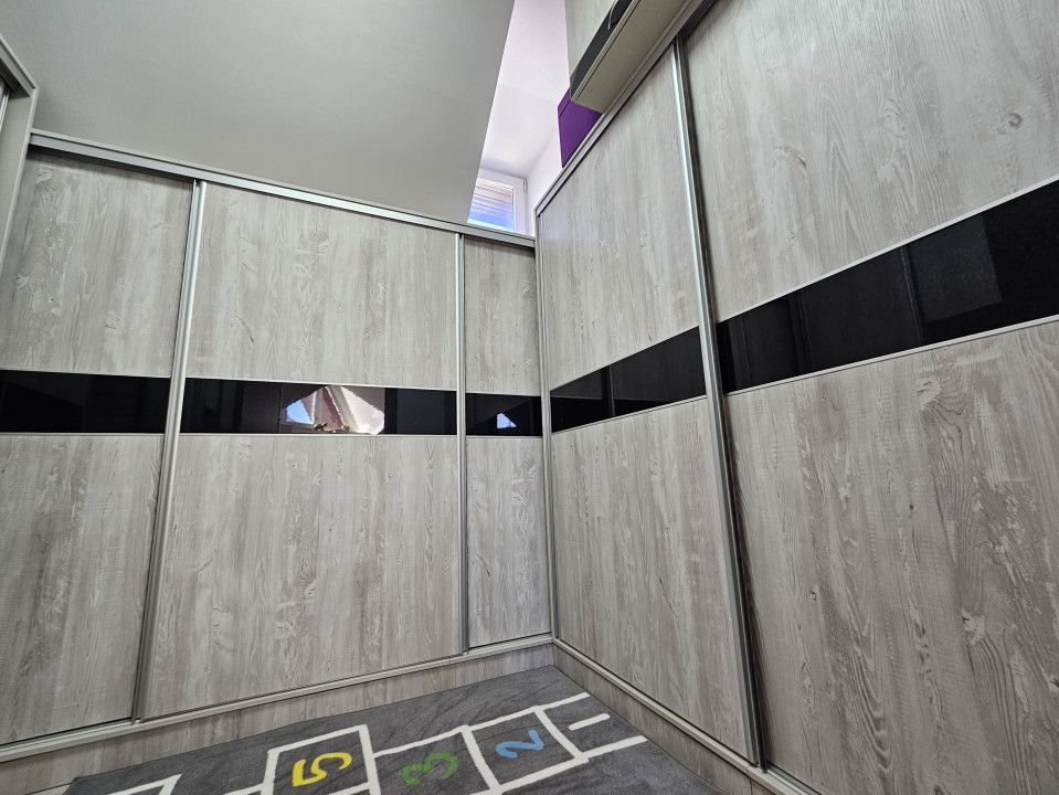 Vilă P +M în centrul orașului Otopeni, 7 + camere, anexe apartament - Poză 10