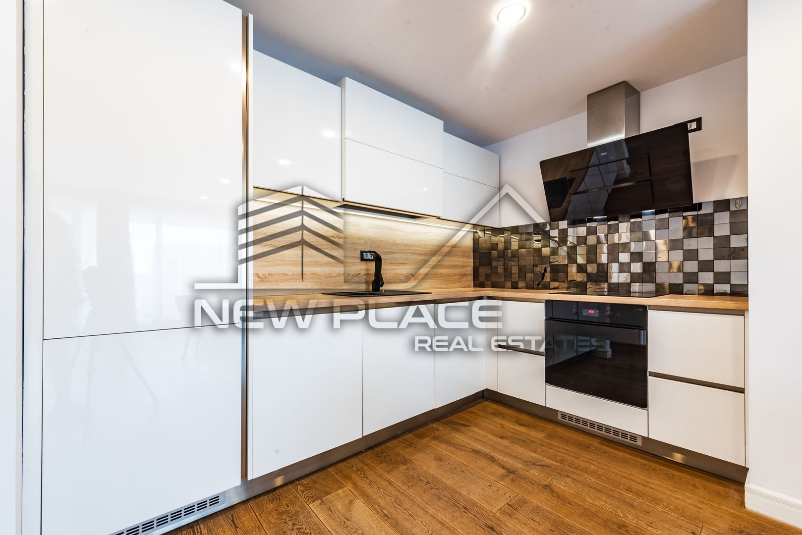 Cortina Residence | Exclusivitate | 950 Eur+TVA | Mobila Rovere | LUX - Poză 8