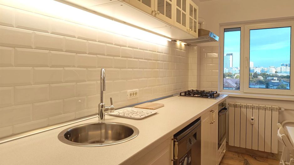 Inchiriem 2 camere complet renovat si mobilat zona 1 Mai - Poză 17