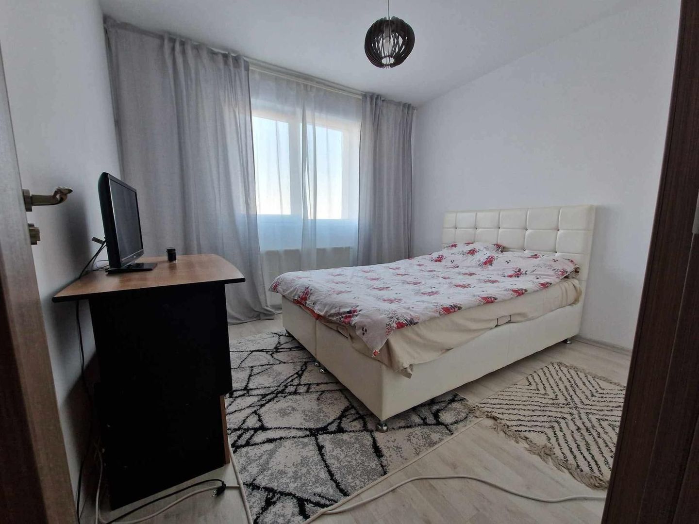 APARTAMENT 2 CAMERE RENOVAT MOBILAT & UTILAT METROU ROMANCIERILOR - Poză 7