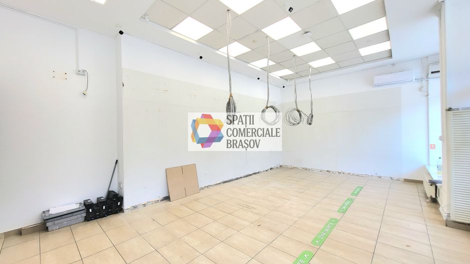 Spatiu comercial cu super vad- 250 mp - Poză 2