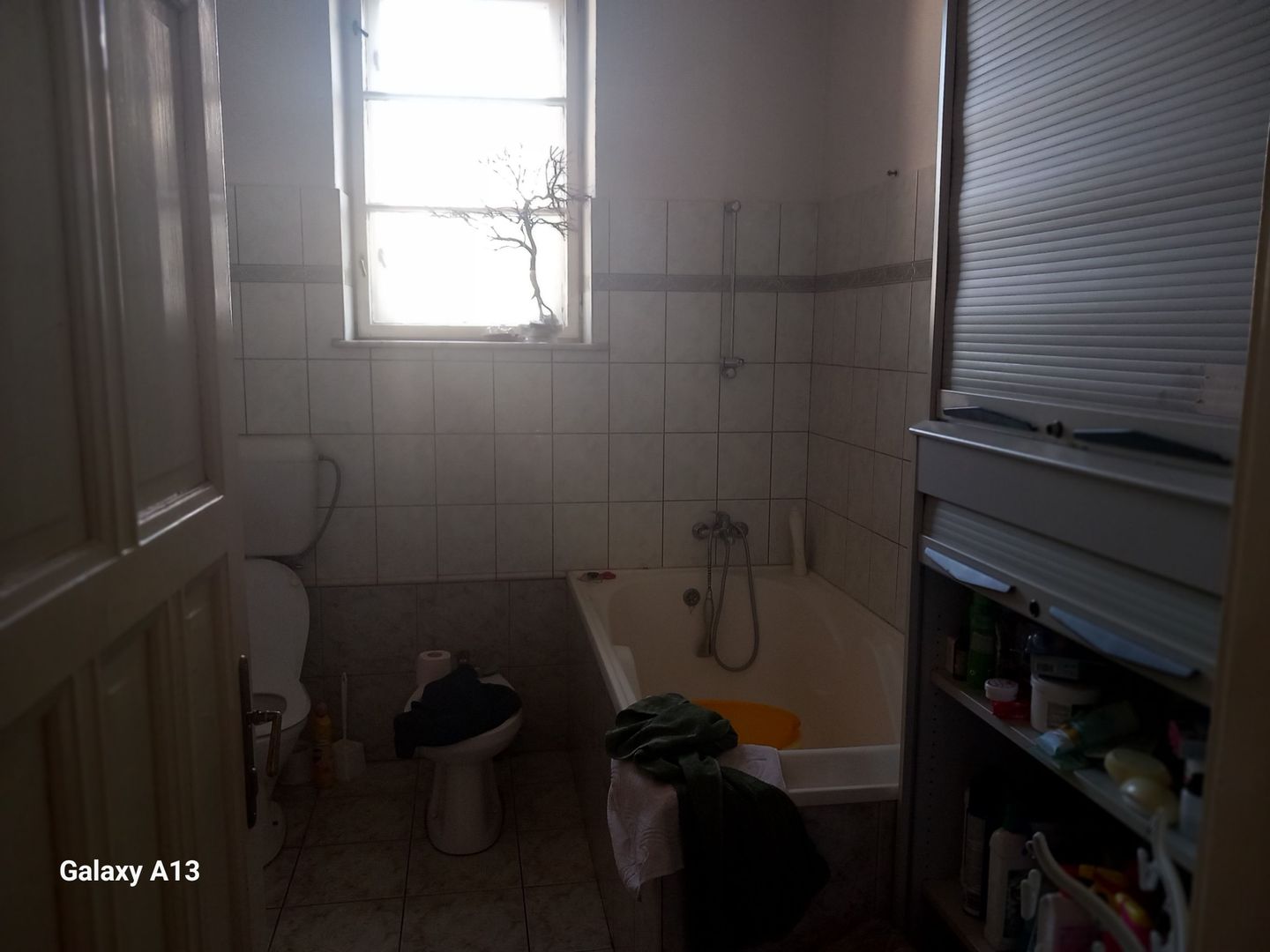 Ag BRASADAS vinde casa 4 camere cu teren 8 ari in zona CENTRALA. - Poză 3