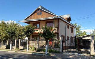 Vilă de vânzare în Hârlău, strada Ștefan cel Mare și Sfânt, nr. 35 – D+P+E, suprafață construită 205 mp - Poză 1