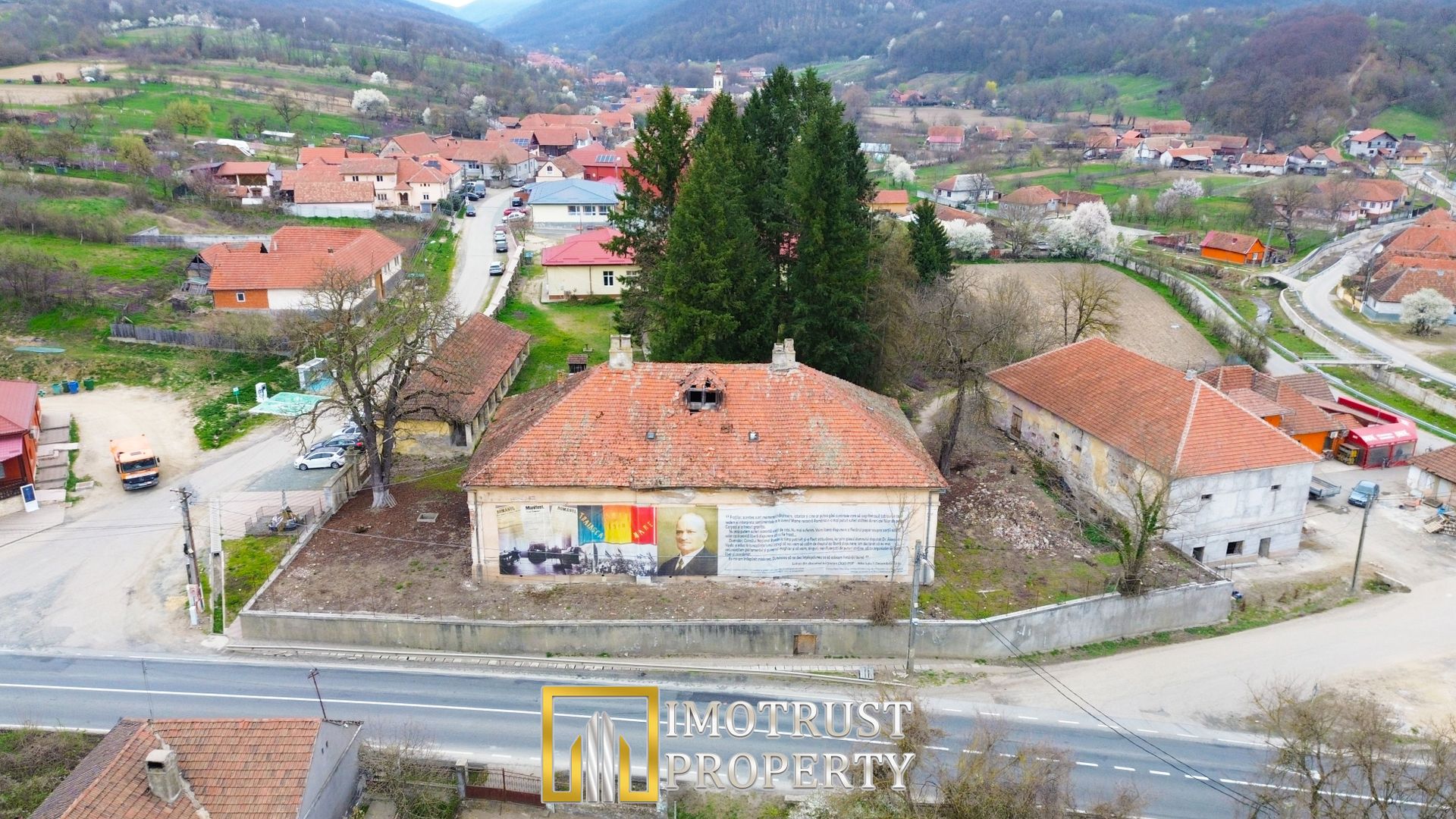 Castel istoric de vânzare în Conop | proprietatea lui Cicio Pop - Poză 2