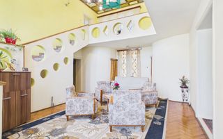 Casă/vilă cu 10 camere – Ineu, centru - Poză 3