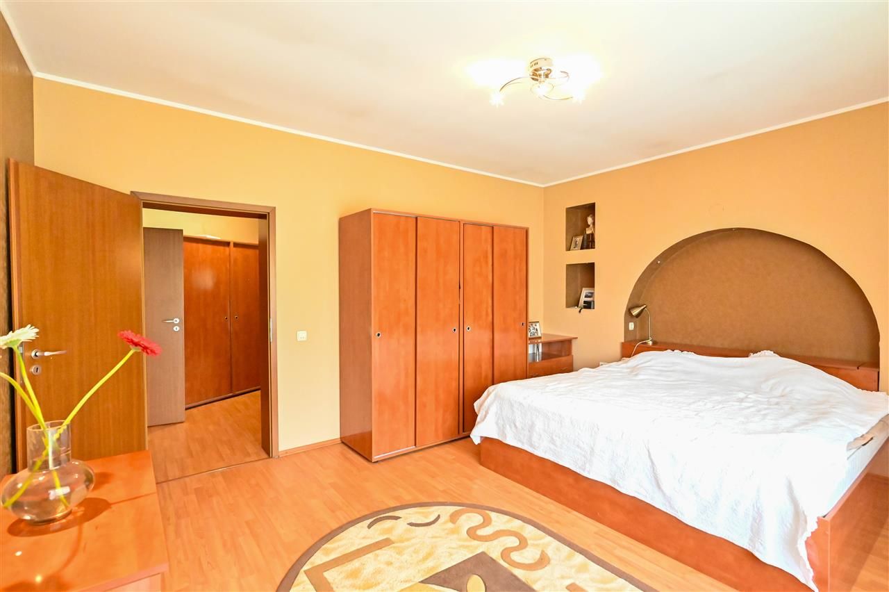 Vila cu 1.500 mp teren, gradina amenajata, linistita zonare,  Halchiu, Brasov - Poză 38