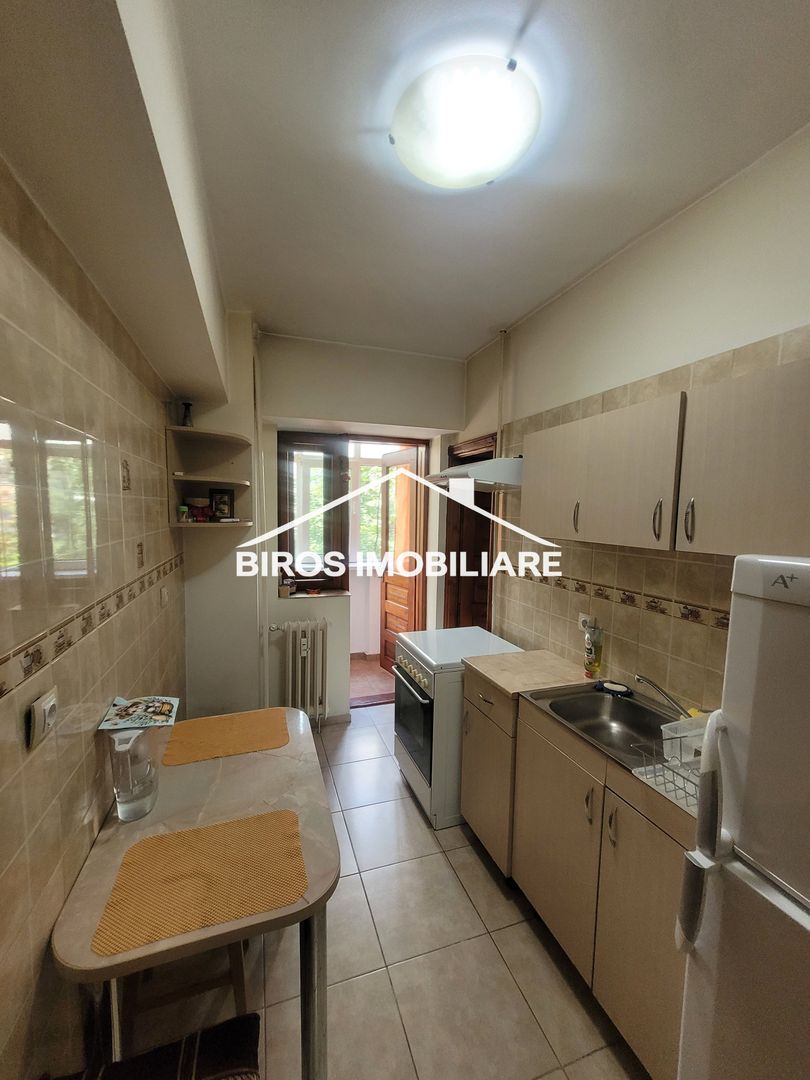 Garsonieră spațioasă Calea Bucuresti – zona Piața Mare - Poză 3
