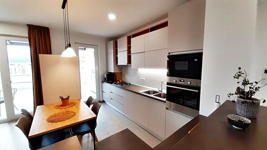 Penthouse cu 5 camere in URBAN PENTHA-zona Coresi - Poză 9