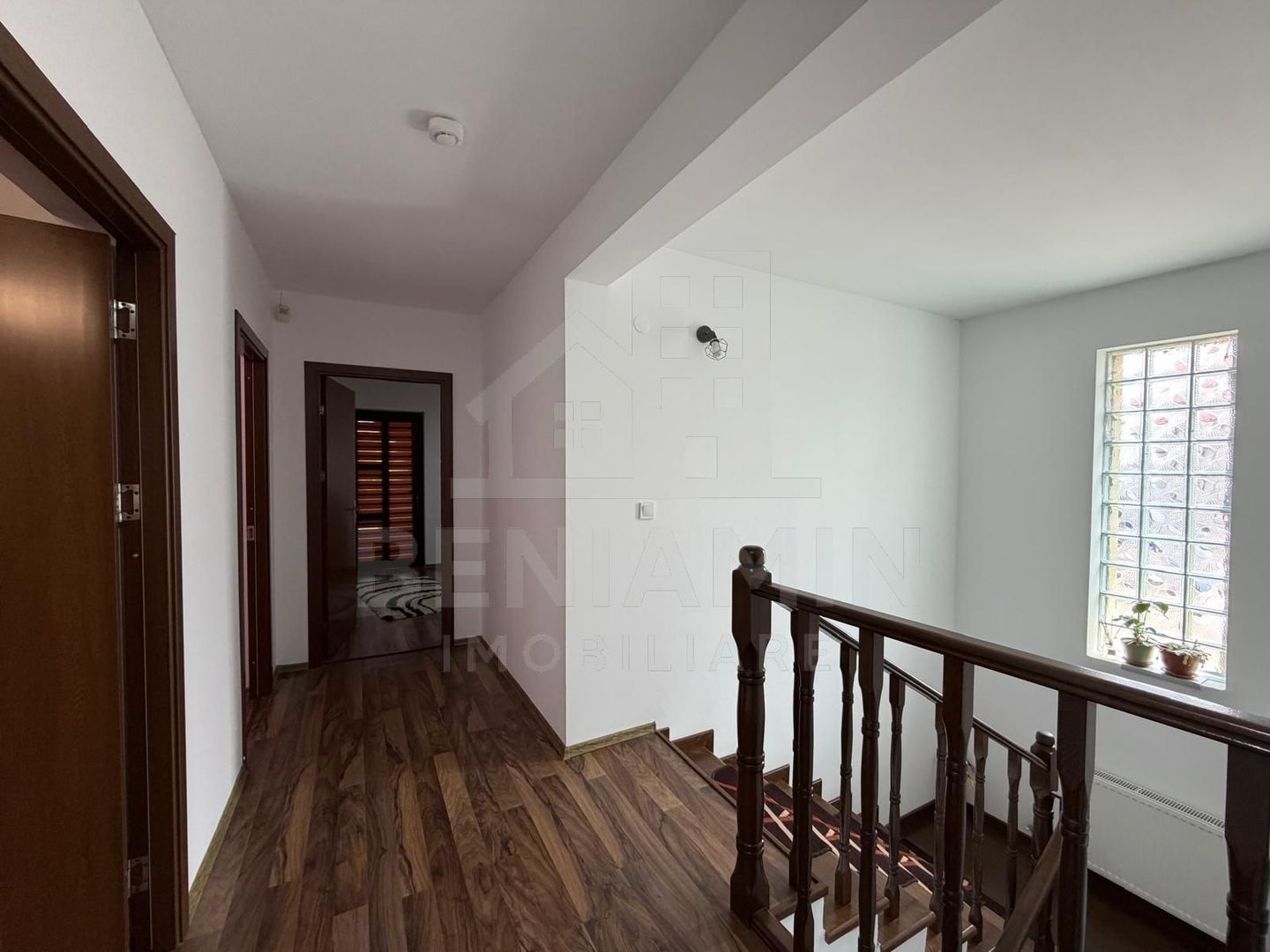 Casa moderna 5 Dormitoare 524mp teren Bariera Valcii -mobilata - Poză 13