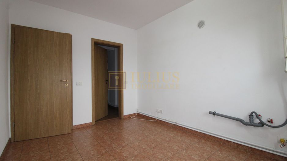 8 incaperi, 2 bai, centrala proprie, 3 locuri de parcare; Lipovei. - Poză 16