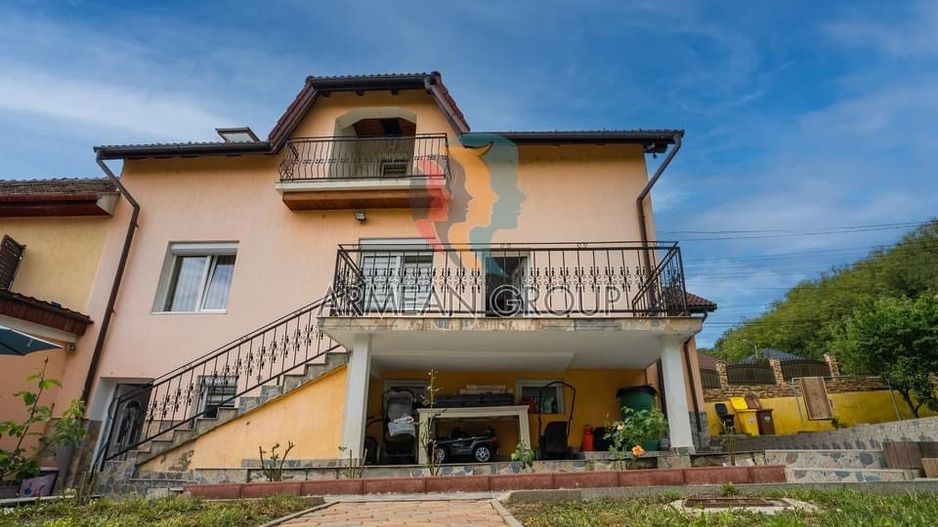 Casa mare de 5 camere - Poză 3