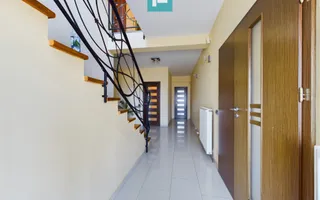 Vilă spațioasă cu 8 camere, Grădiște - Poză 24
