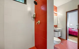 Casa pe 3 niveluri | Terasa cu priveliste | 3 parcari | Pozitie centrala - Poză 20
