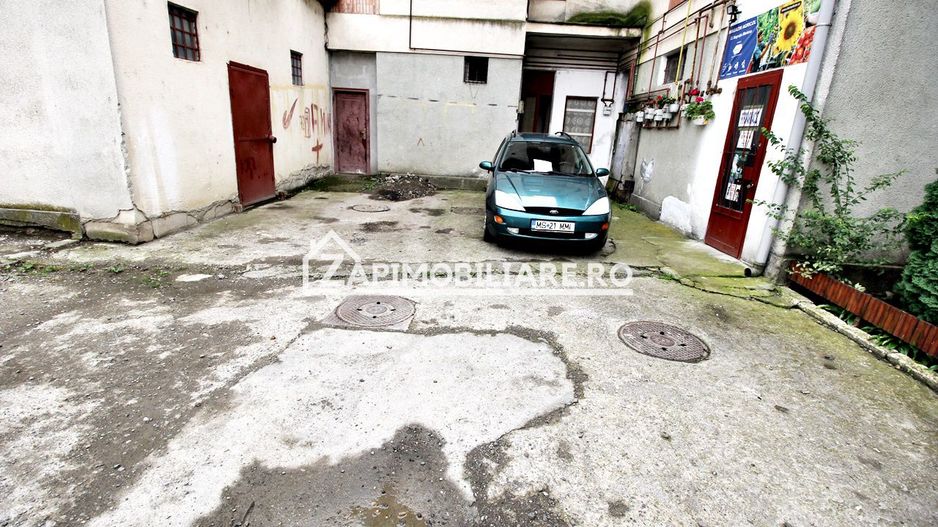 Hală + birouri si spatiu comercial 700 mp. teren 2.500 mp - Poză 9