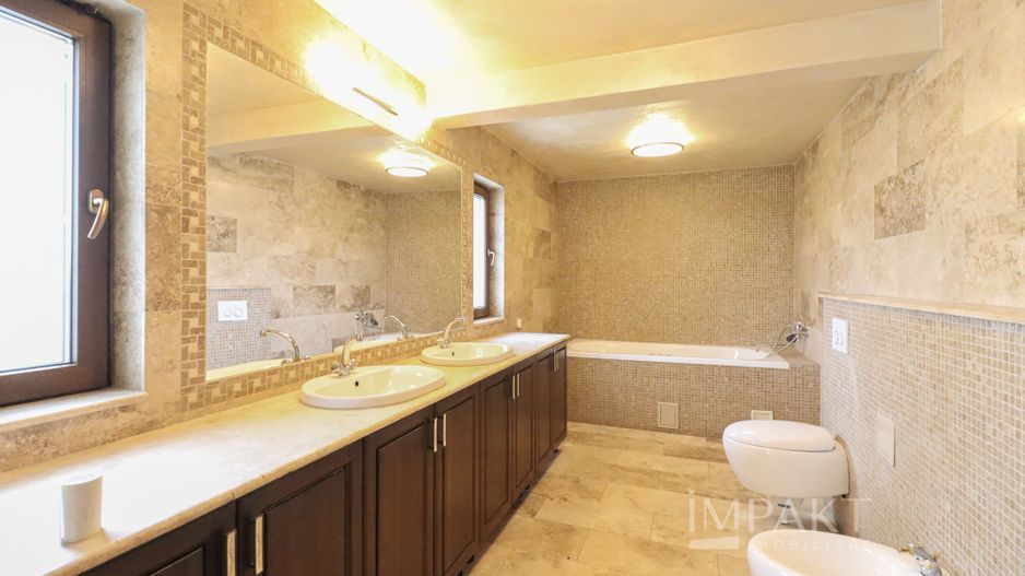 Casa deosebita cu teren de 900mp in cartierul Faget - Poză 12